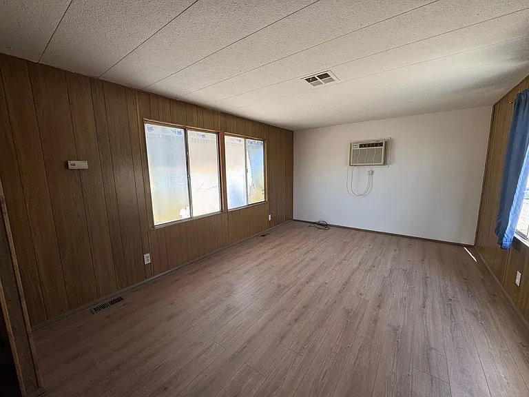 384 Moser — Photo 3