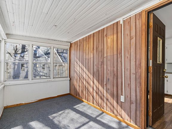 5th image of 1003 W Spencer St