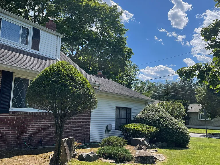 377 Hasbrouck Blvd — Photo 3