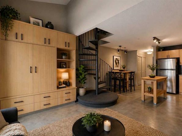 1811 W 34th Ave SW #303, Calgary, AB T2T 2B9