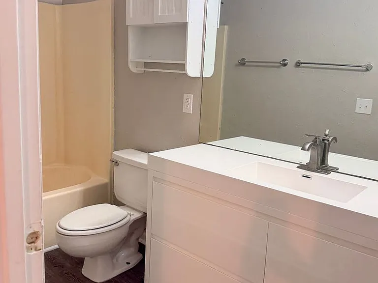 912 Pineland Ave #43 — Photo 9