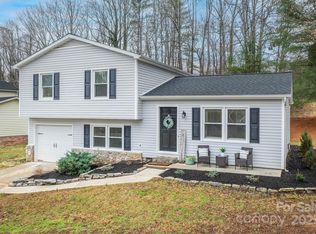 100 Quail Dr, Morganton, NC 28655