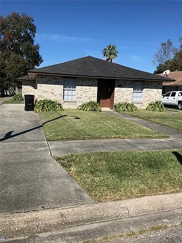 3 bed, 2.0 bath, 1200 sqft, $1,700 — Photo 1