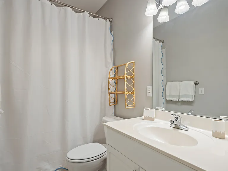 621 Highpark Ln — Photo 9