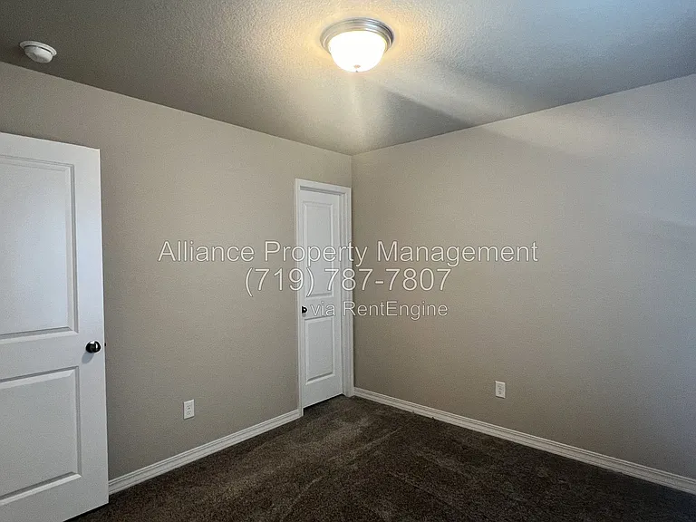 7851 Lathrop Vw — Photo 27