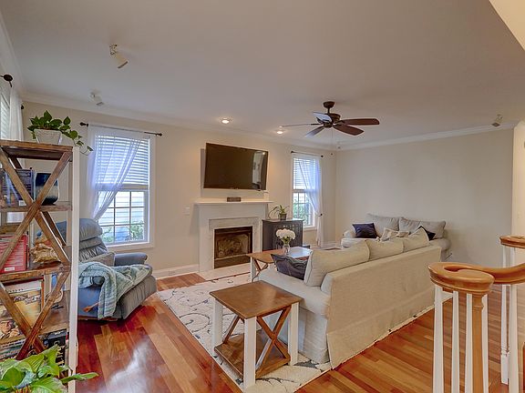 5th image of 107 White Pine Way