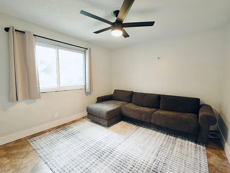 217 Devon St — Photo 6
