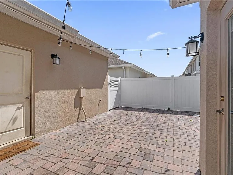 2959 Addison Blvd — Photo 22
