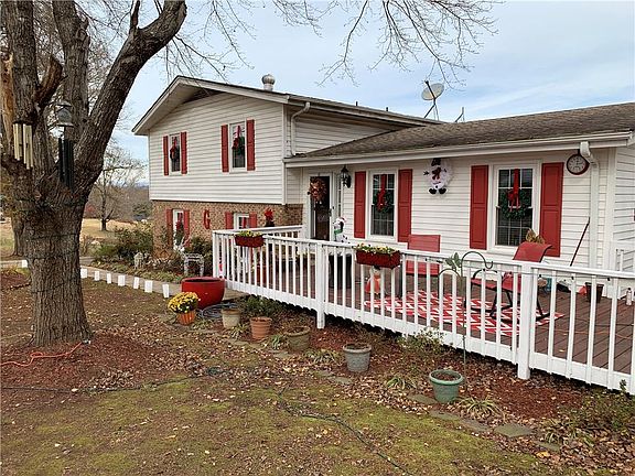 3rd image of 312 Lakeview Dr
