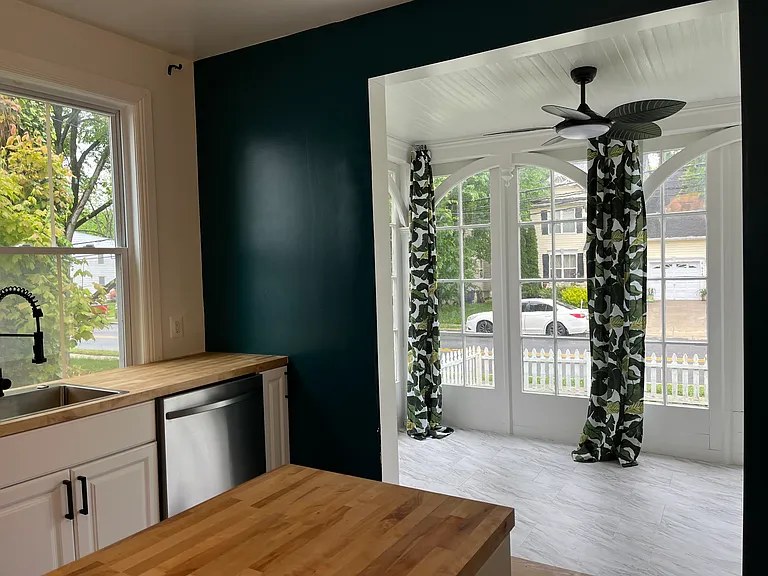 617 Montgomery St — Photo 13