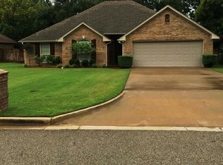 1812 Shenandoah Ct S, Longview, TX 75605