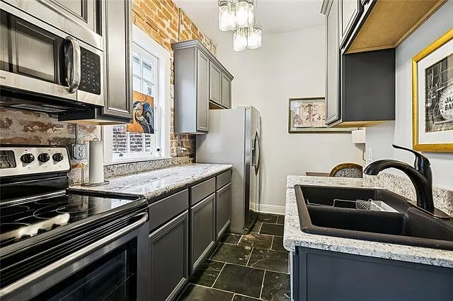 1 bed, 1.0 bath, 561 sqft, $1,700 — Photo 4