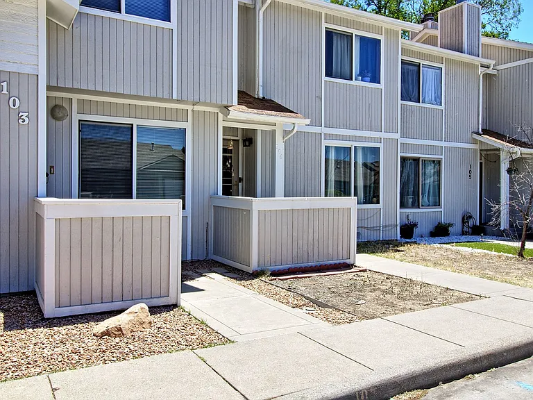 1305 Wellington Ave #104 — Photo 6