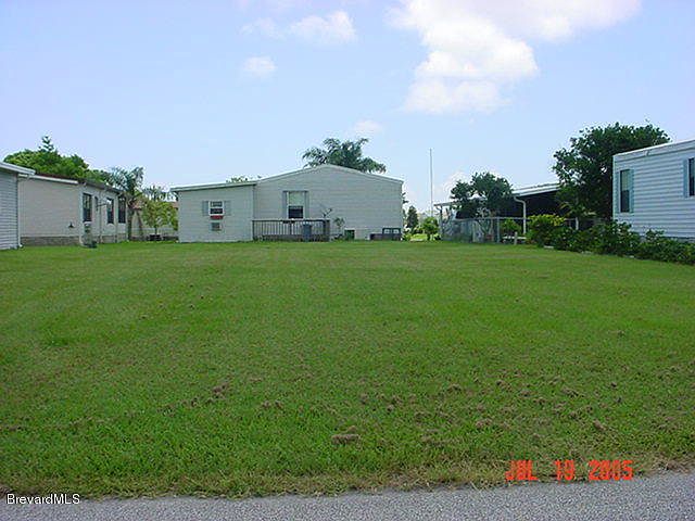 2nd image of 1209 Areca Dr