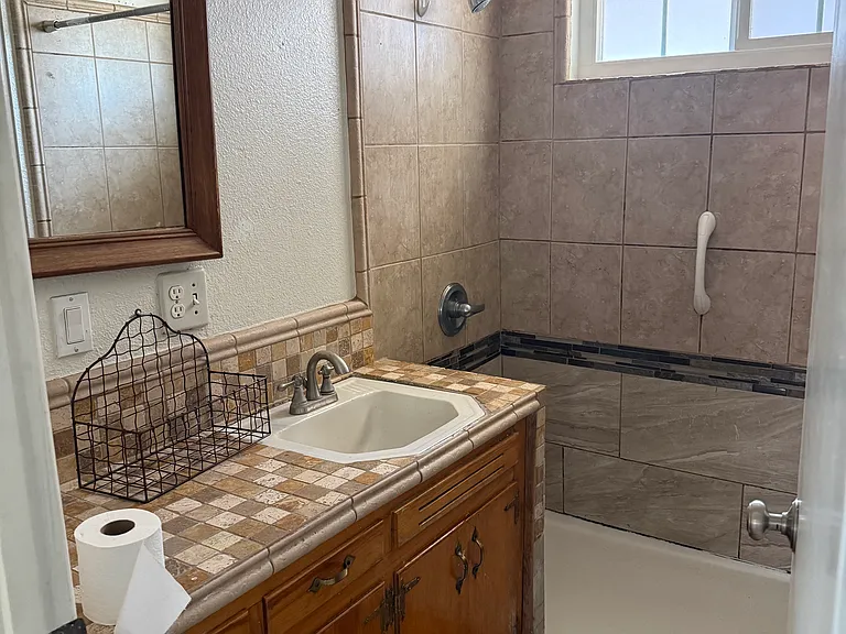 346 Harvard St — Photo 12