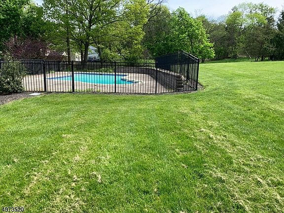 4th image of 444 Stony Brook Dr