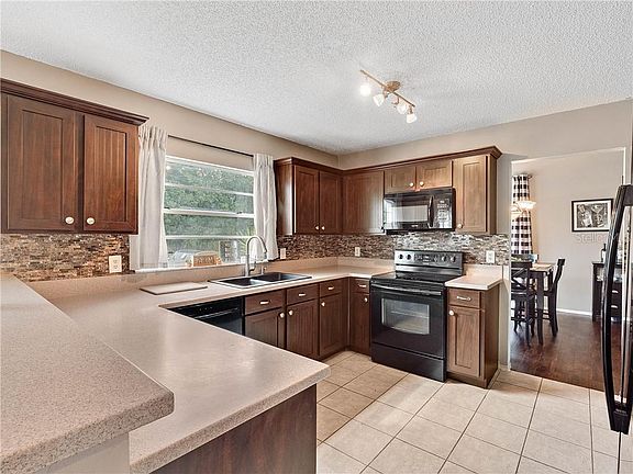 3rd image of 844 Lake Como Dr
