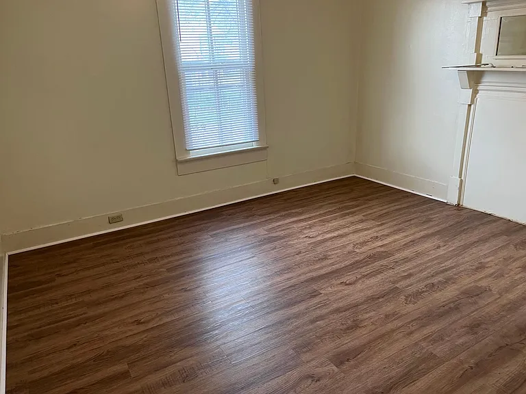 319 Boyce St — Photo 2