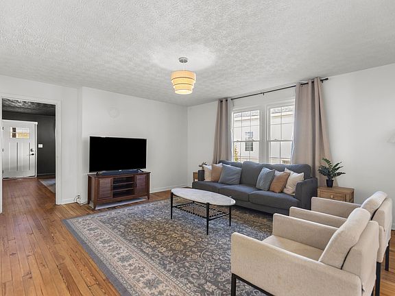 4th image of 32 Seyle St