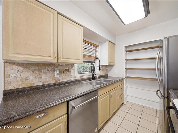 2nd image of 3875 Fay Blvd