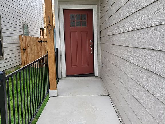 3rd image of 7636 Magnolia Vlg #101