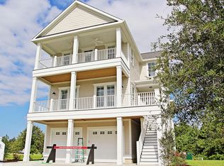 867 Cannonsgate Dr, Newport, NC 28570
