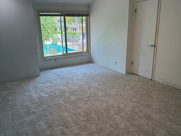 446 Vista Roma — Photo 30