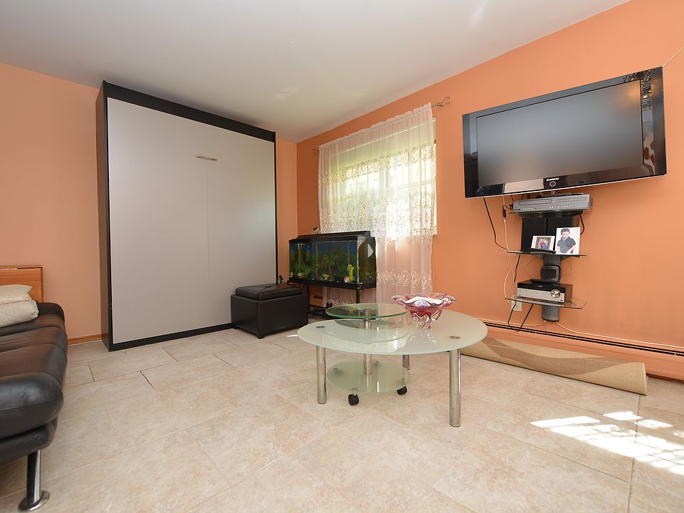 1st image of 390 Maryland Ave APT 1C