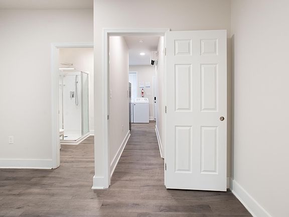 3rd image of 3328 Argyle St #6