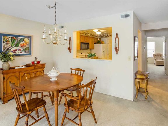 4th image of 3990 Maplecove Ln APT D