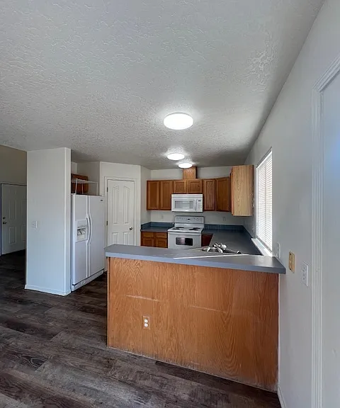 409 Meadowbrook Pl — Photo 2