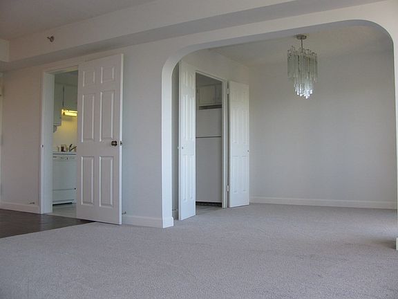 5th image of 250 Hammond Pond Pkwy APT 813N