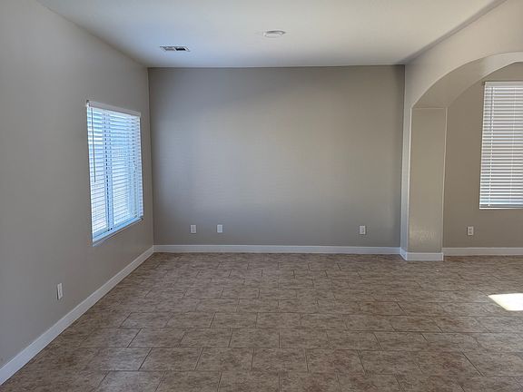 3rd image of 1190 E Jardin Dr