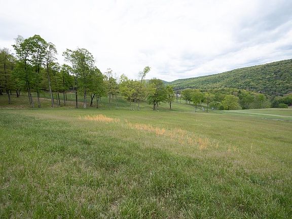 4th image of 5 Golf Club Dr