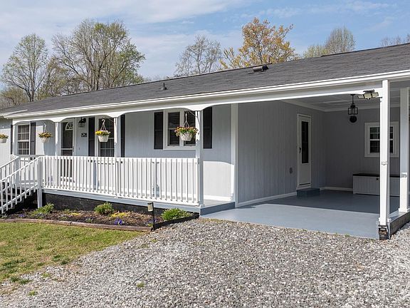 3rd image of 1528 Miller Hill Rd