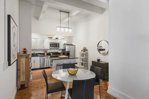 Sold by Stribling | media 9