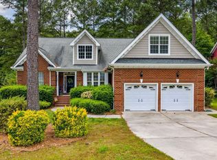 125 Falling Water Rd, Spring Lake, NC 28390