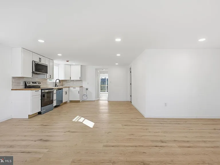937 High St — Photo 12