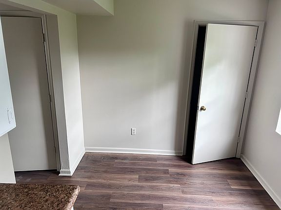 5th image of 725 Normandy St NE
