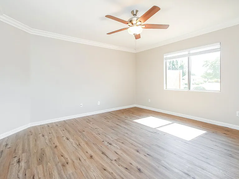 878 E Pollino St — Photo 9