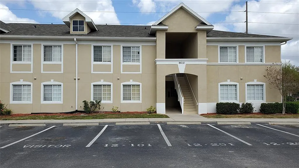 3 bed, 2.0 bath, 1151 sqft, $1,900 — Photo 1