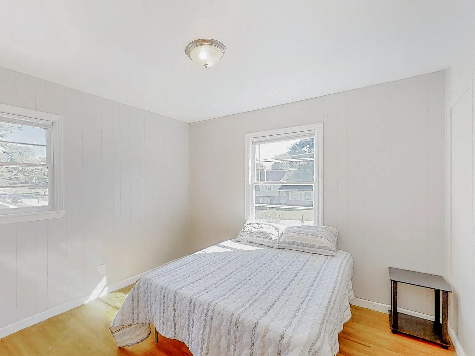 4 bed, 3.0 bath, 1501 sqft, $706 — Photo 1