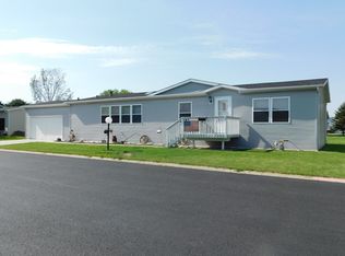 326 Mallard Ln, Sandwich, IL 60548