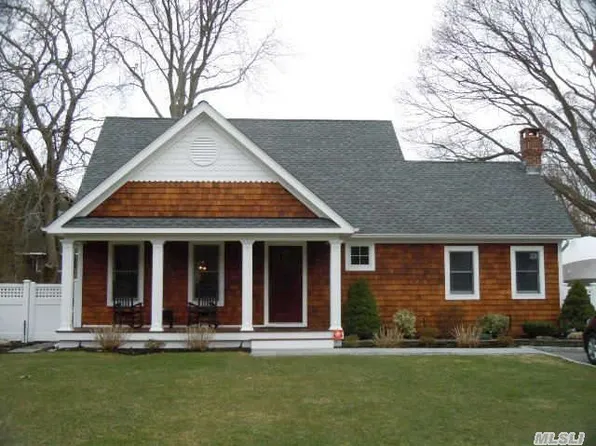 14 Cedar Dr, Miller Place, NY 11764