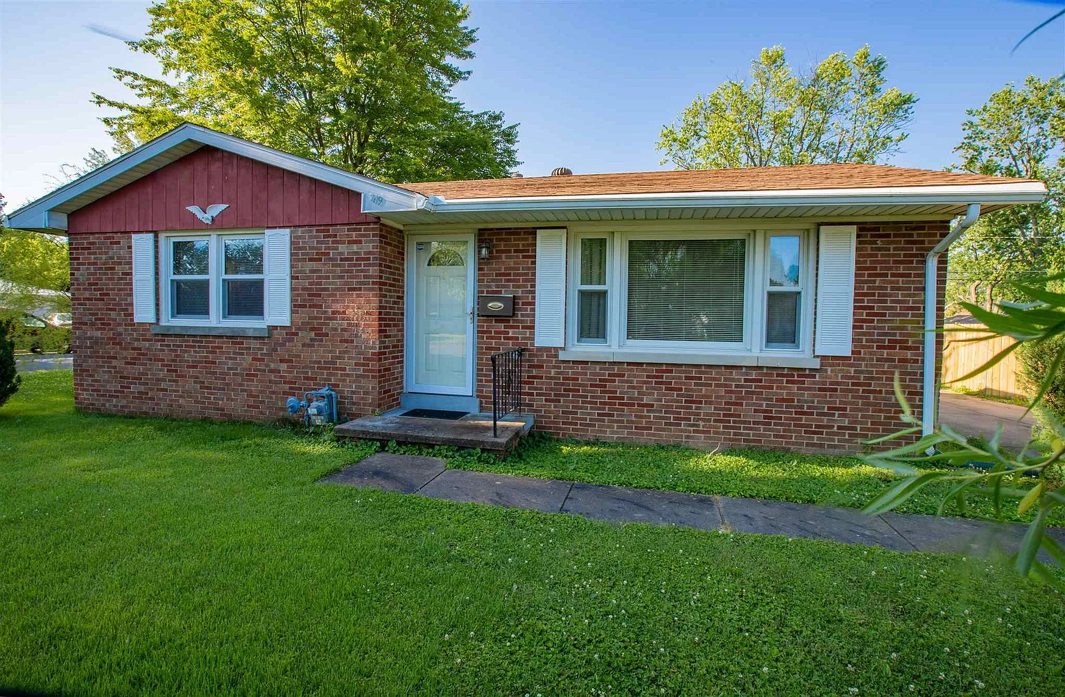 3419 Sweetser Ave photo 1
