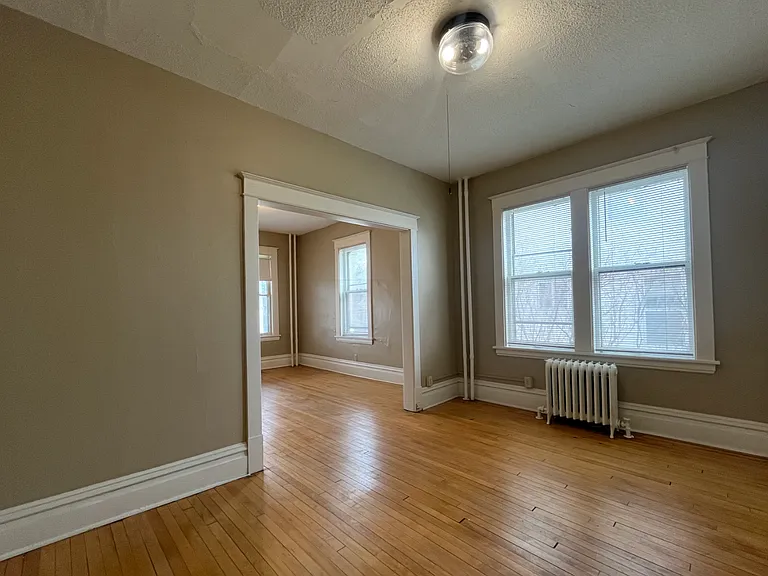 744 Simon Ave — Photo 3