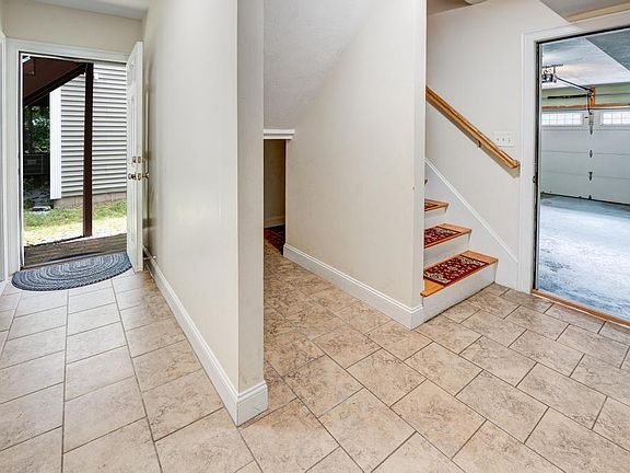 3rd image of 8 High St APT F2