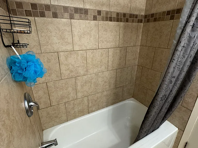 1702 W Victoria Dr #103 — Photo 17