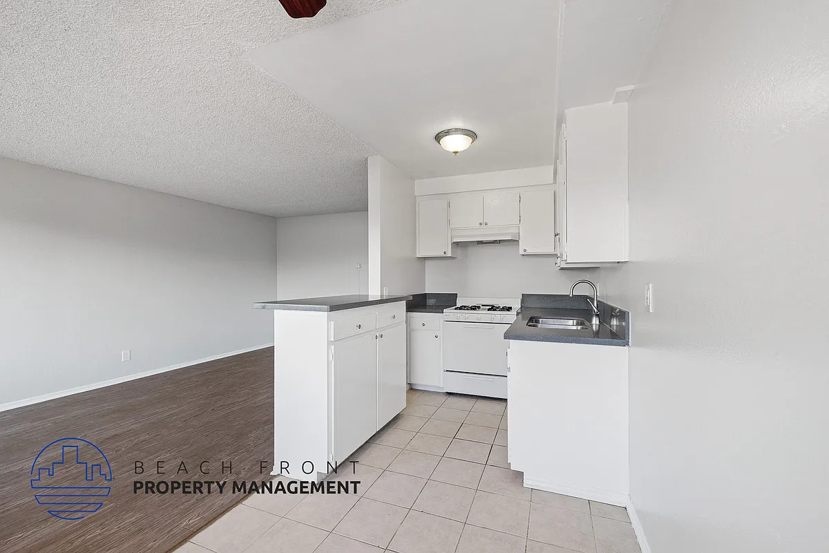 Building Photo - 13916 Cerise Ave.