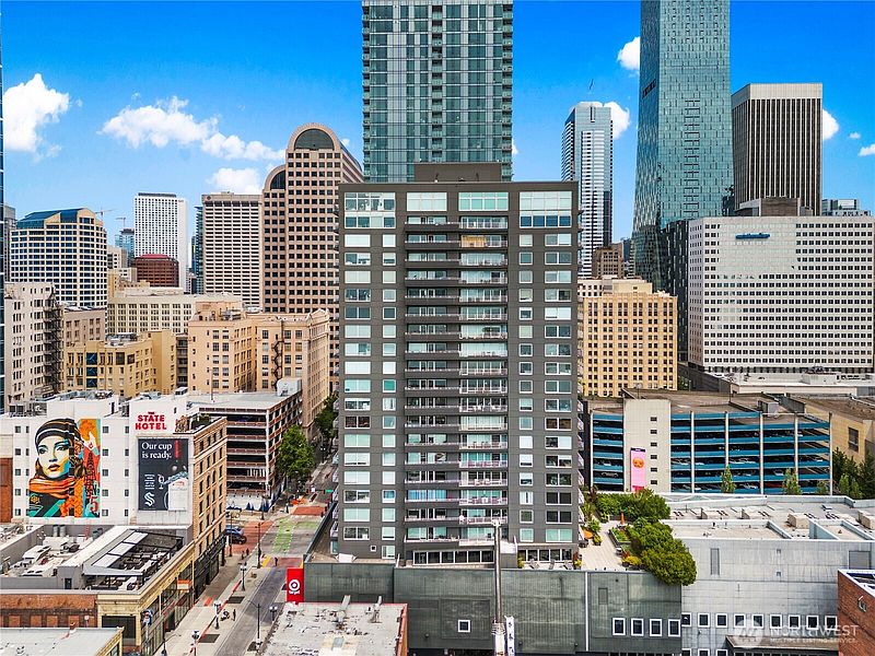 2nd image of 1415 2nd Avenue #1106